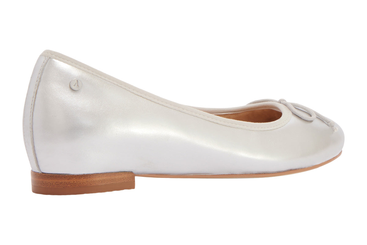 Frankie 4 Elizabeth II Silver Womens #color_metallic-silver