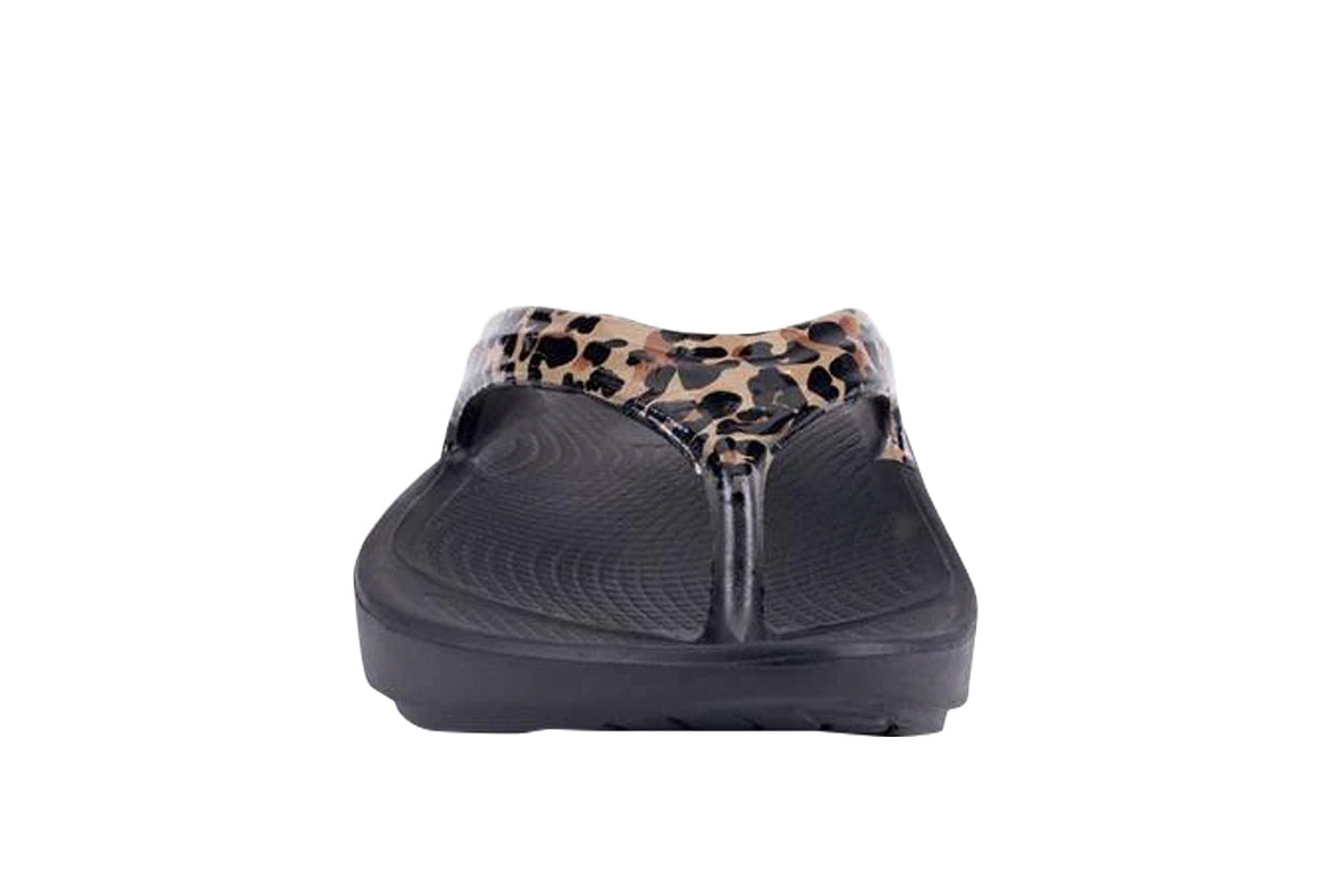 Oofos leopard best sale size 8